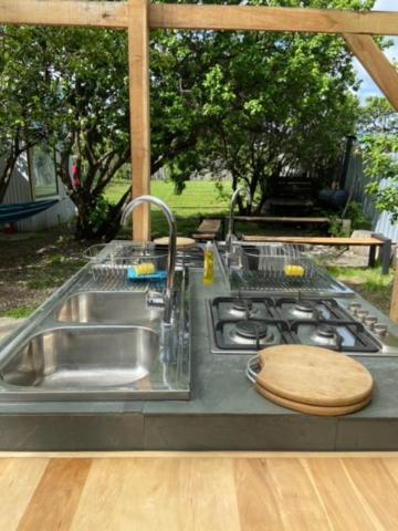 Hotel Camping Yellow Plum Puerto Natales Exterior foto