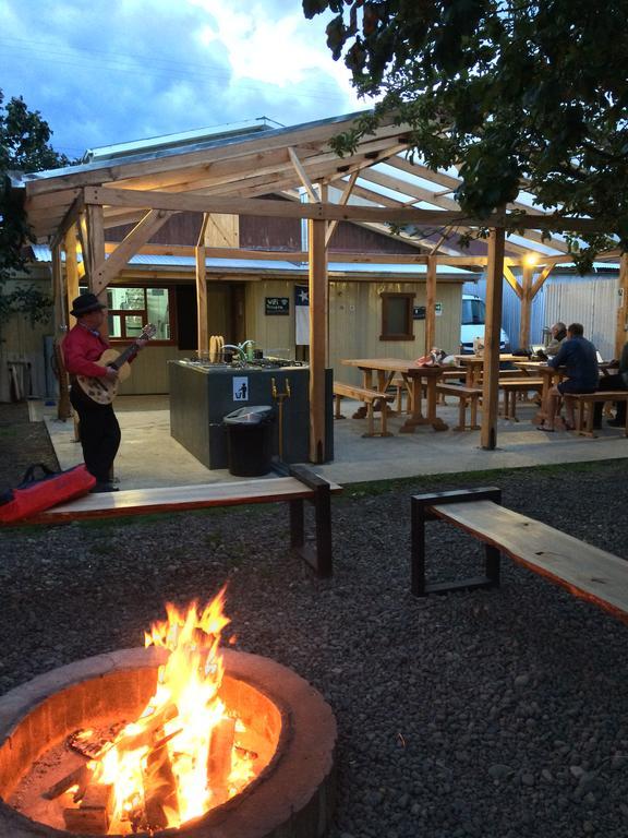 Hotel Camping Yellow Plum Puerto Natales Exterior foto